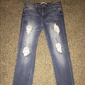 KANCANS SIZE 29 (11) DISTRESSED JEANS!